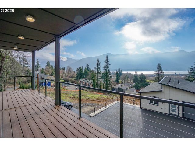 79 Nw LASHER Rd, Stevenson, WA 98648