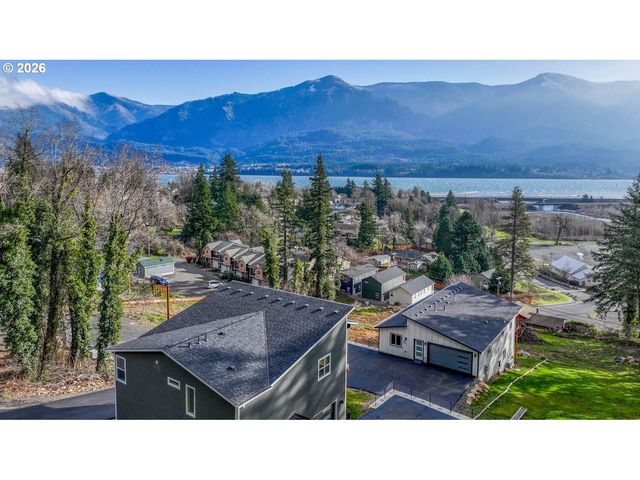 79 Nw LASHER Rd, Stevenson, WA 98648