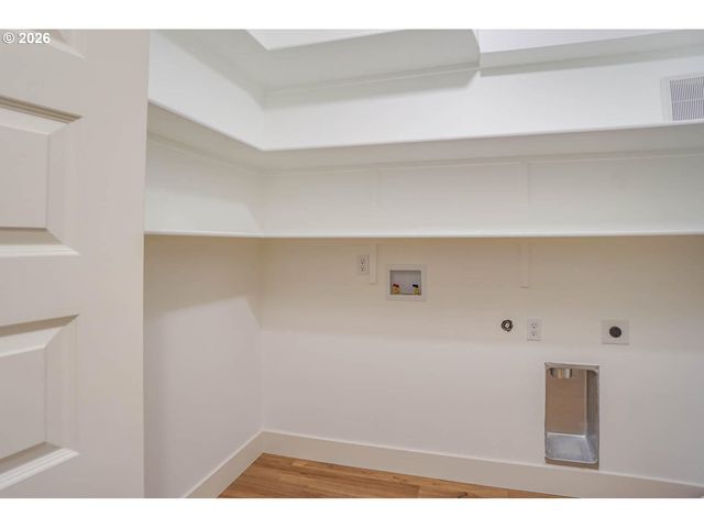 79 Nw LASHER Rd, Stevenson, WA 98648