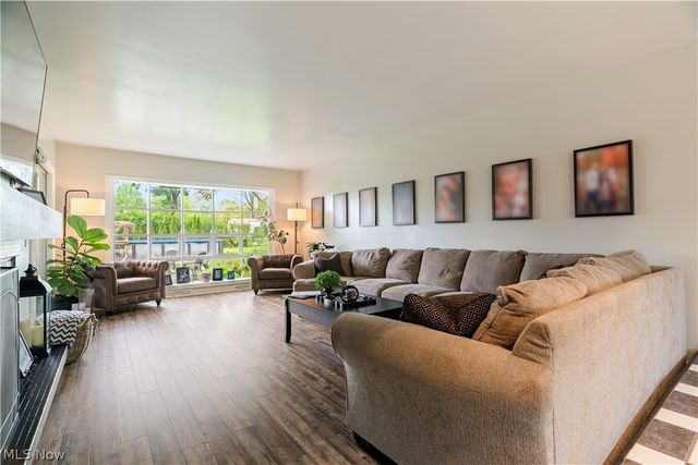 1331 Buena Vista Street NE, Canton, OH 44714