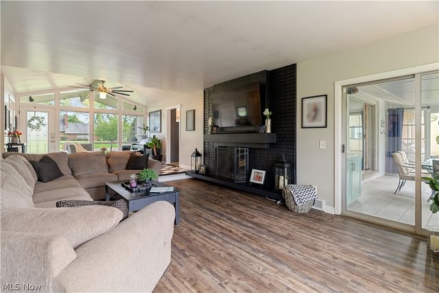 1331 Buena Vista Street NE, Canton, OH 44714