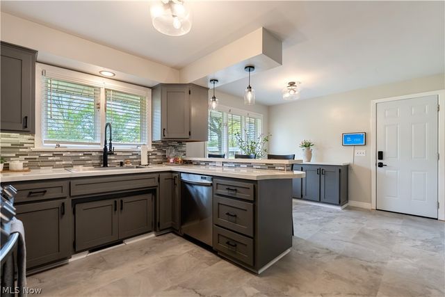 1331 Buena Vista Street NE, Canton, OH 44714