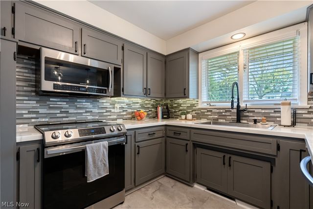 1331 Buena Vista Street NE, Canton, OH 44714