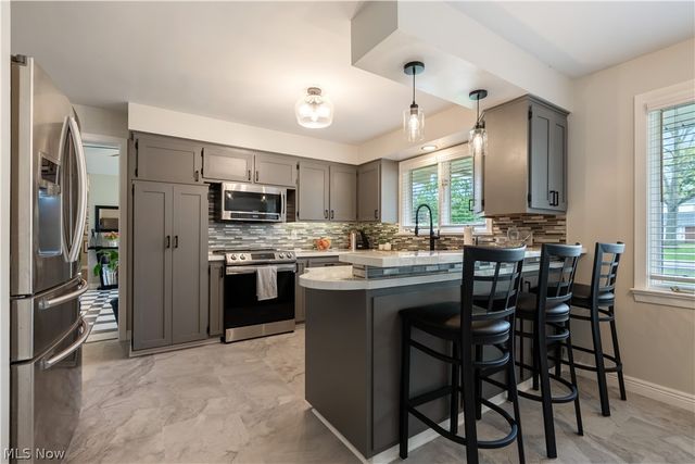 1331 Buena Vista Street NE, Canton, OH 44714