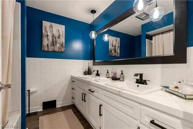 1331 Buena Vista Street NE, Canton, OH 44714