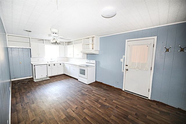 421 E Wilbarger Street, Bowie, TX 76230