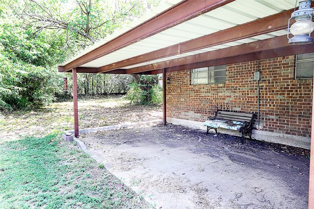 421 E Wilbarger Street, Bowie, TX 76230