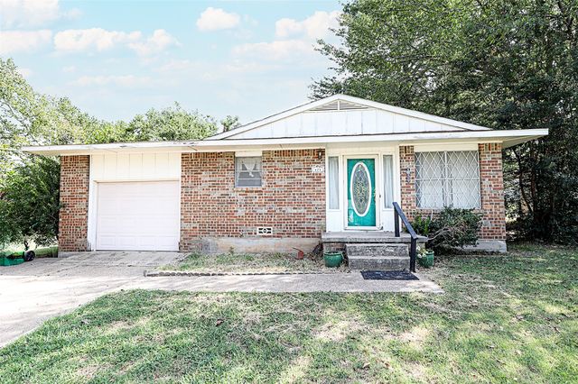 421 E Wilbarger Street, Bowie, TX 76230