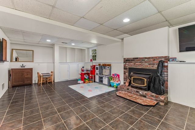 36 Carl Road, Raynham, MA 02767