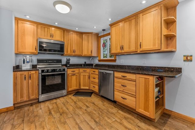 36 Carl Road, Raynham, MA 02767