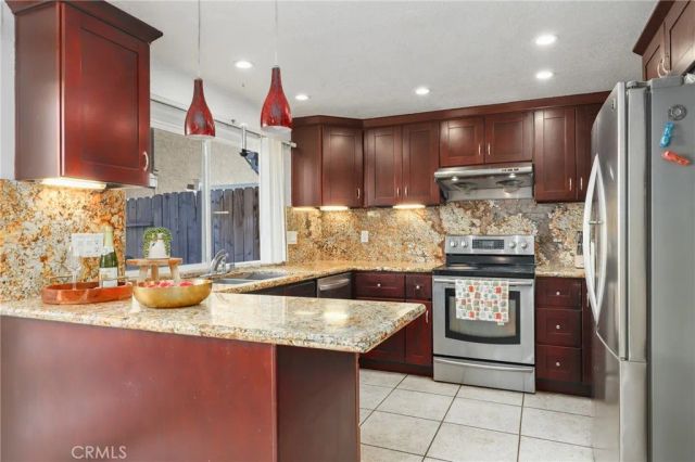 26 Helena 69, Irvine, CA 92604