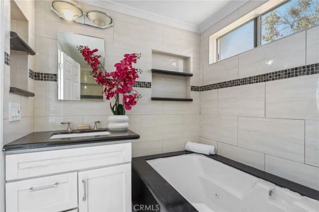 26 Helena 69, Irvine, CA 92604