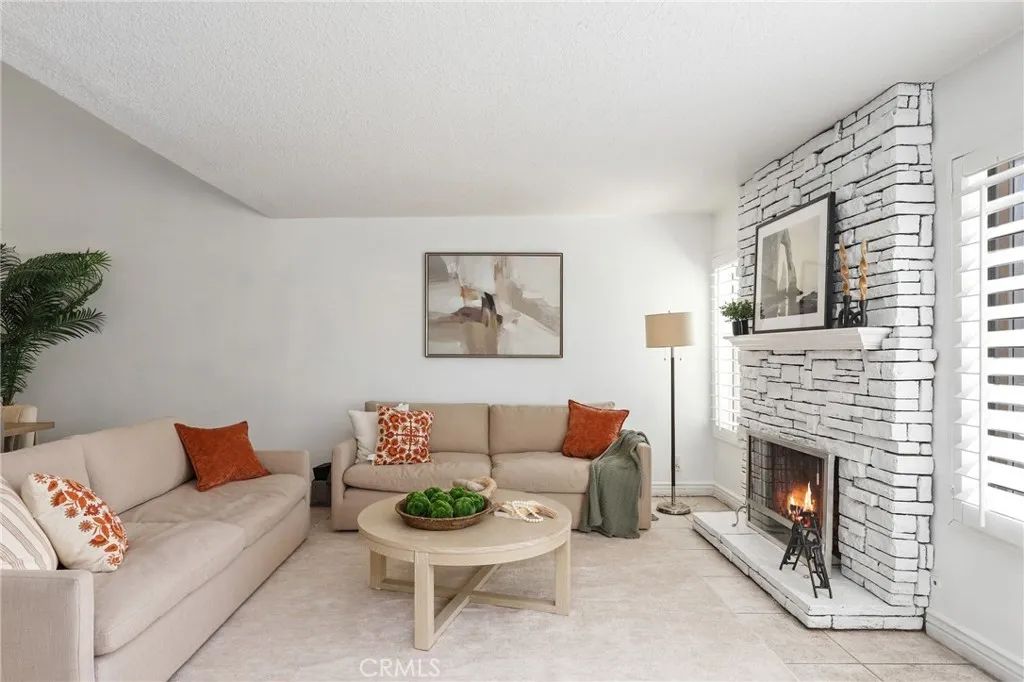 26 Helena 69, Irvine, CA 92604