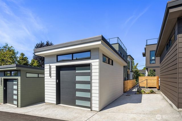 547 16th Avenue W, Kirkland, WA 98033