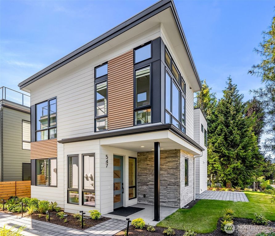 547 16th Avenue W, Kirkland, WA 98033
