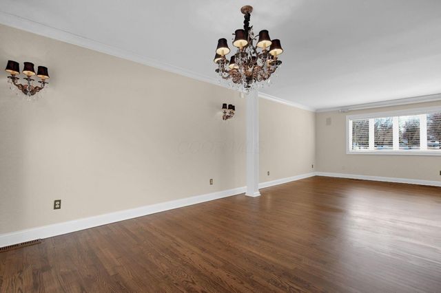 2626 Chartwell Road, Columbus, OH 43220