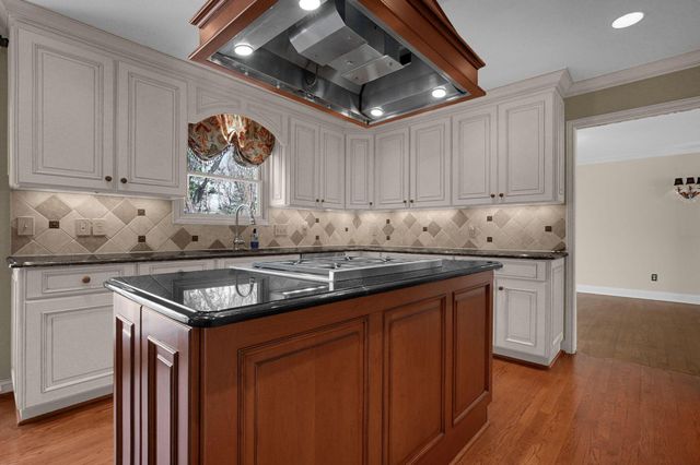 2626 Chartwell Road, Columbus, OH 43220