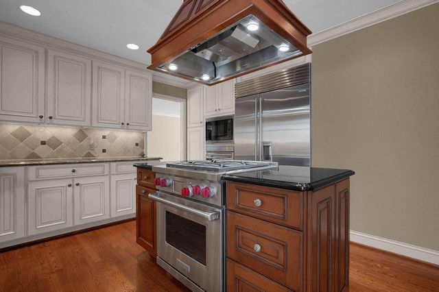 2626 Chartwell Road, Columbus, OH 43220