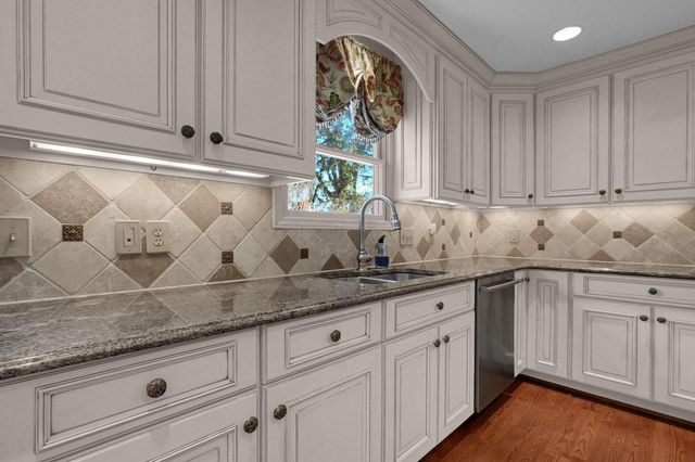 2626 Chartwell Road, Columbus, OH 43220