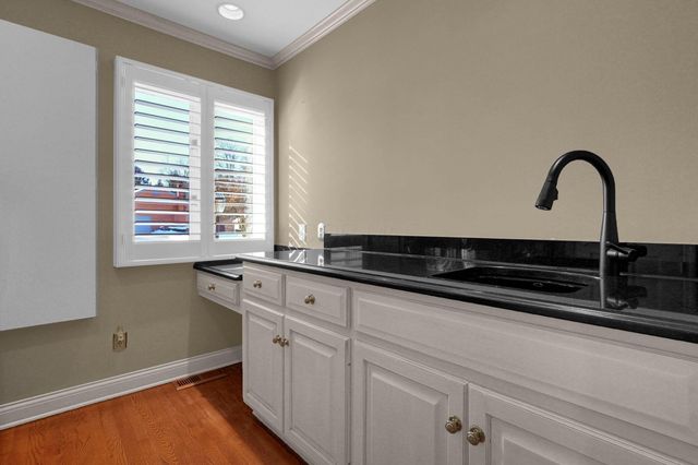 2626 Chartwell Road, Columbus, OH 43220