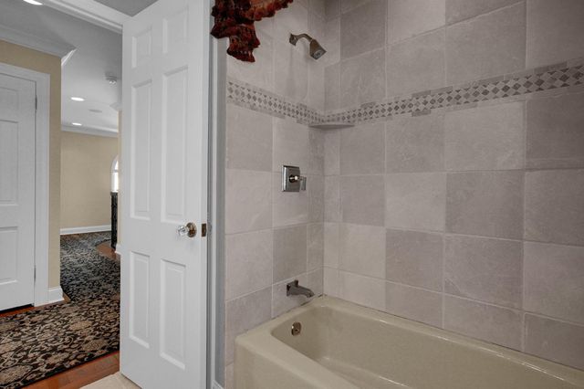 2626 Chartwell Road, Columbus, OH 43220