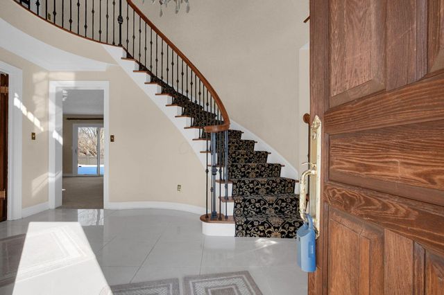 2626 Chartwell Road, Columbus, OH 43220