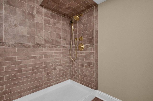 2626 Chartwell Road, Columbus, OH 43220