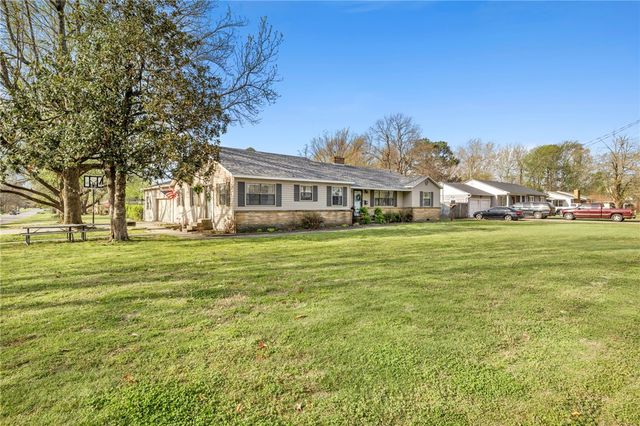 1311 Rogers Avenue, Springdale, AR 72764