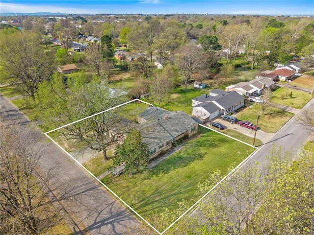 1311 Rogers Avenue, Springdale, AR 72764