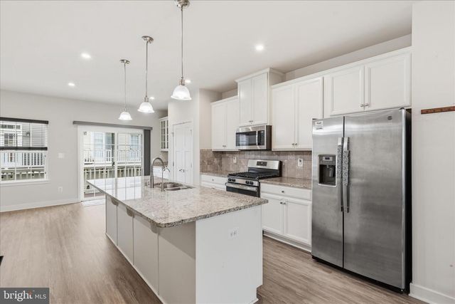 24594 LAUREL LAKE TER, Sterling, VA 20166