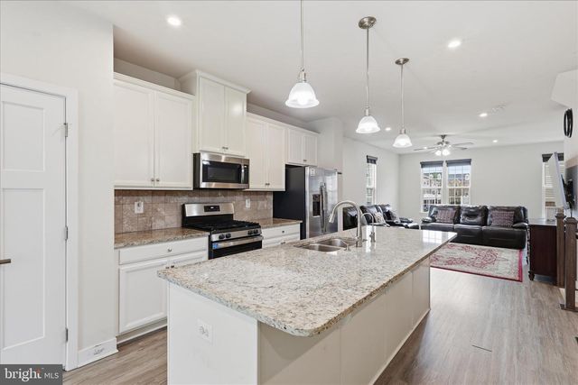 24594 LAUREL LAKE TER, Sterling, VA 20166