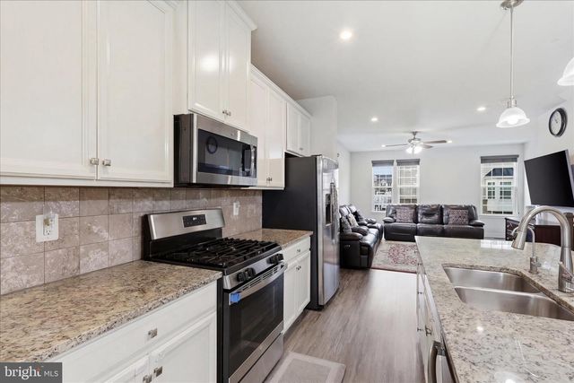 24594 LAUREL LAKE TER, Sterling, VA 20166