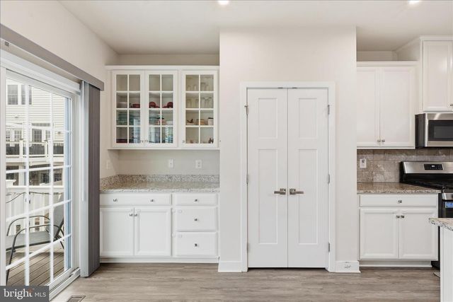 24594 LAUREL LAKE TER, Sterling, VA 20166