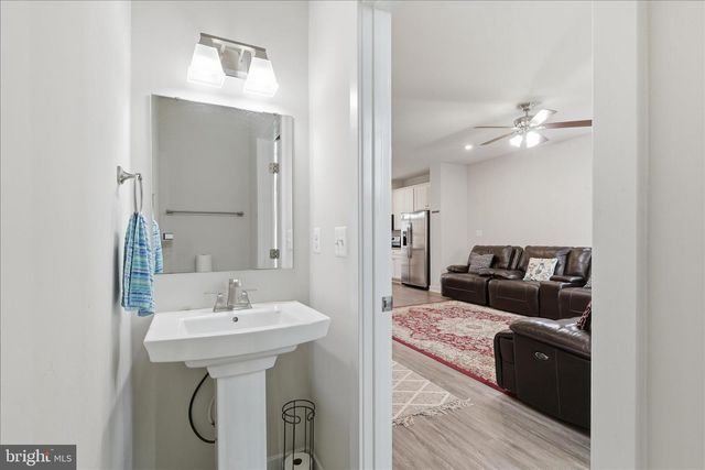 24594 LAUREL LAKE TER, Sterling, VA 20166
