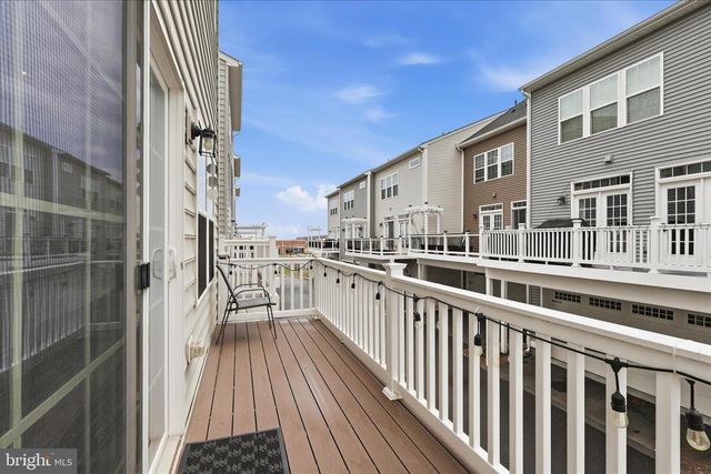 24594 LAUREL LAKE TER, Sterling, VA 20166