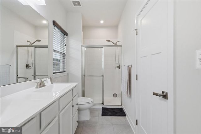 24594 LAUREL LAKE TER, Sterling, VA 20166