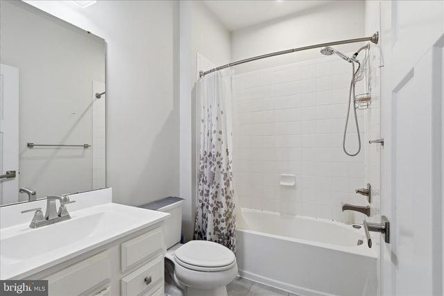 24594 LAUREL LAKE TER, Sterling, VA 20166