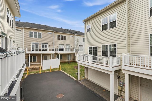 24594 LAUREL LAKE TER, Sterling, VA 20166