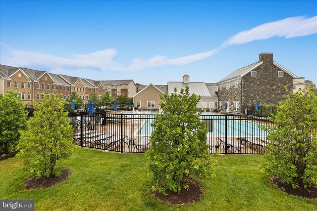 24594 LAUREL LAKE TER, Sterling, VA 20166