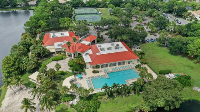 504 NW Lambrusco Drive, Port St Lucie, FL 34986