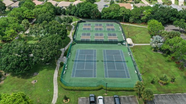 504 NW Lambrusco Drive, Port St Lucie, FL 34986