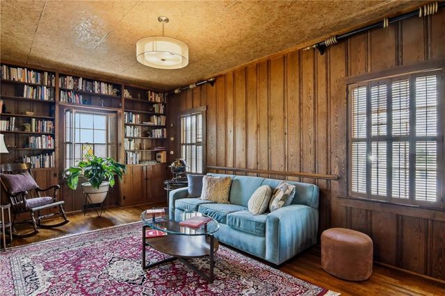 1943 Robinhood Road, Winston-salem, NC 27104