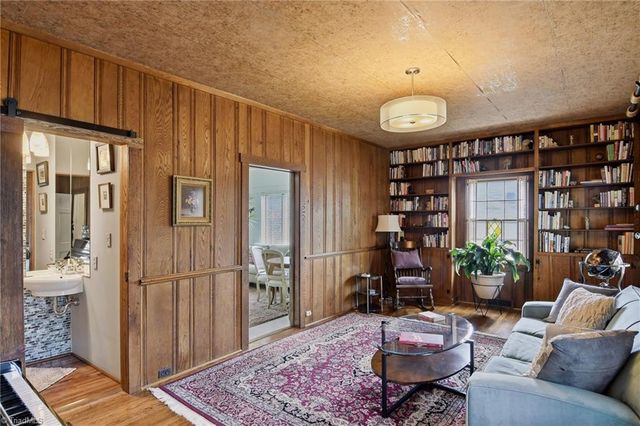 1943 Robinhood Road, Winston-salem, NC 27104