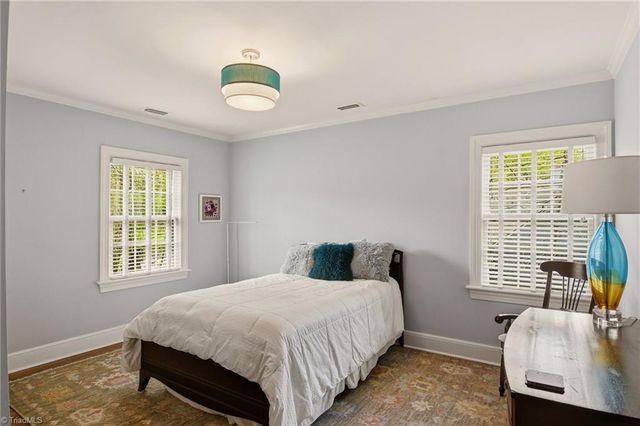 1943 Robinhood Road, Winston-salem, NC 27104