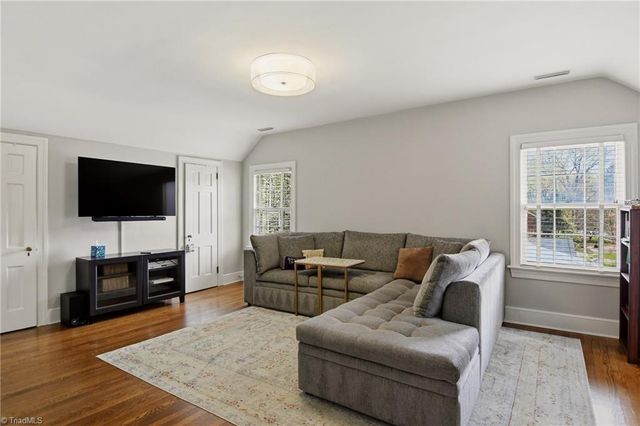 1943 Robinhood Road, Winston-salem, NC 27104