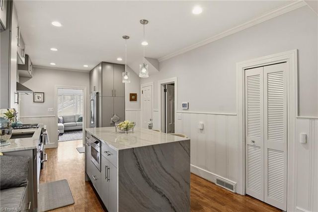 1943 Robinhood Road, Winston-salem, NC 27104