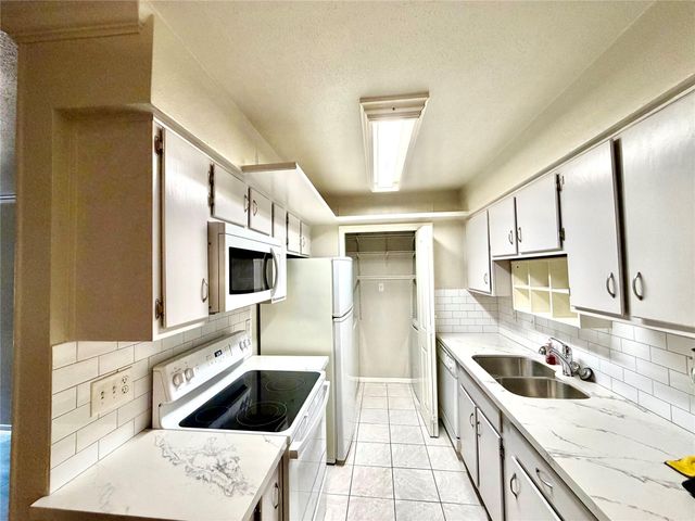 8801 Hammerly Boulevard 1505, Houston, TX 77080