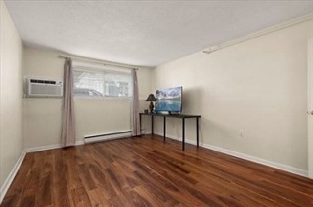 222 Stackpole St 4, Lowell, MA 01852