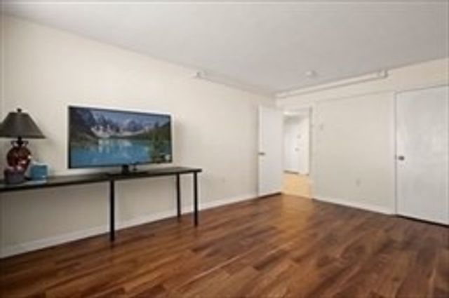 222 Stackpole St 4, Lowell, MA 01852