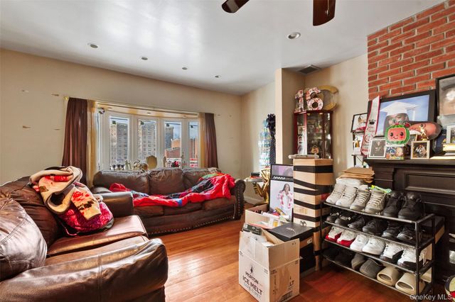 219 S Sixth Avenue, Mount Vernon, NY 10550